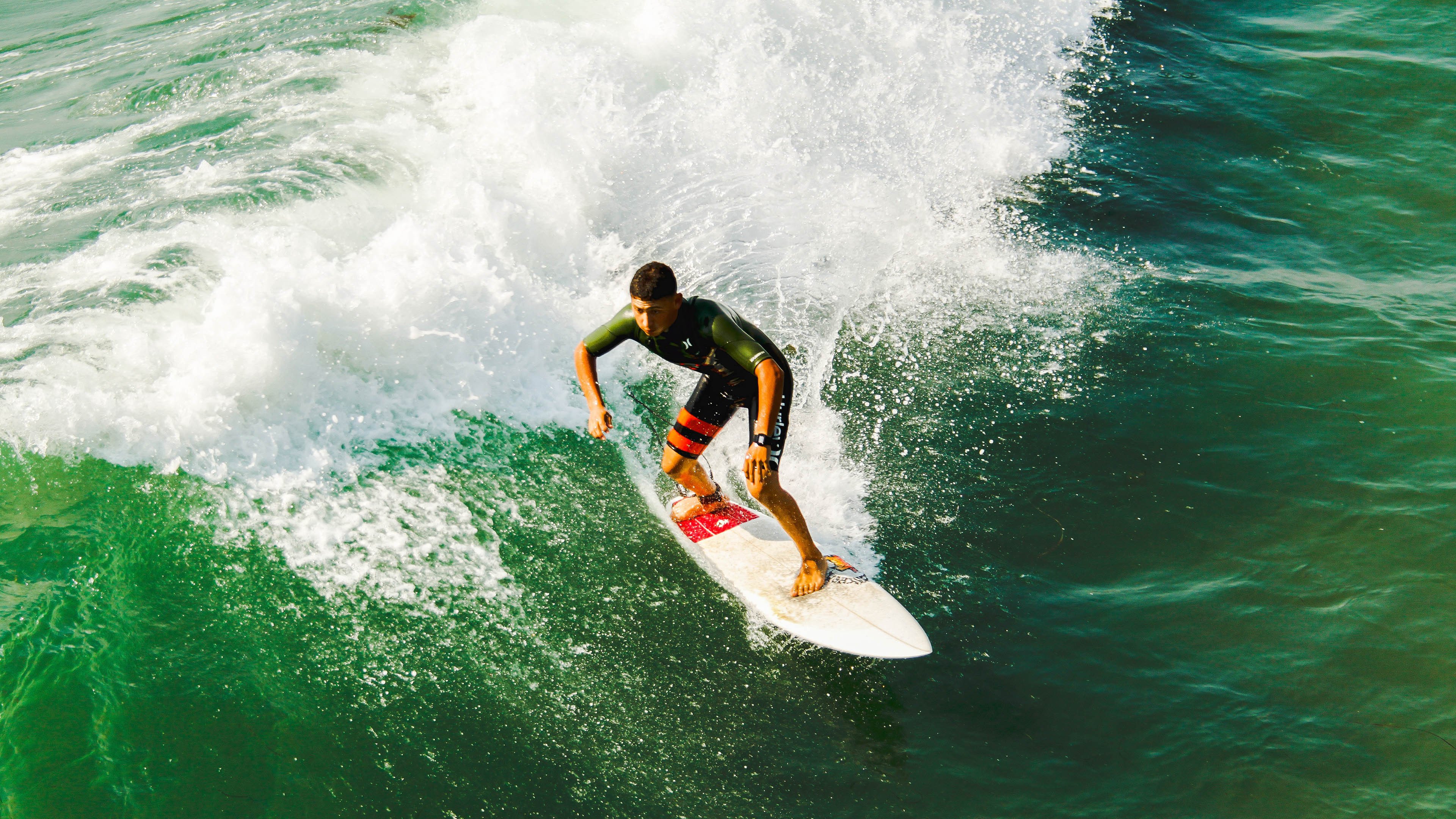 F1赛车赛场焦点！美国队对阵中国队，防守反击奏效，球队笑到最后