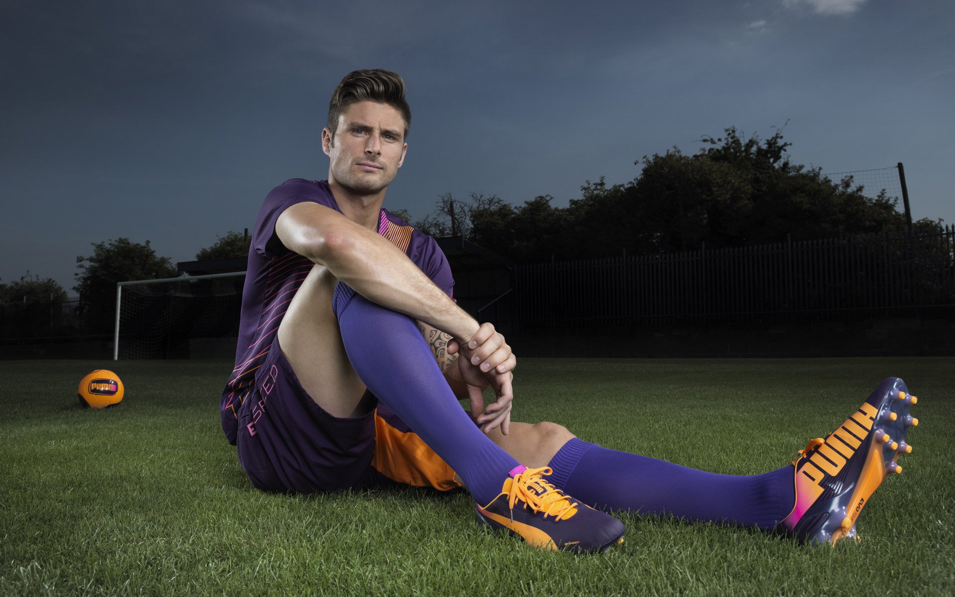 F1赛车赛场焦点！美国队对阵中国队，战况跌宕起伏，悬念直到终场